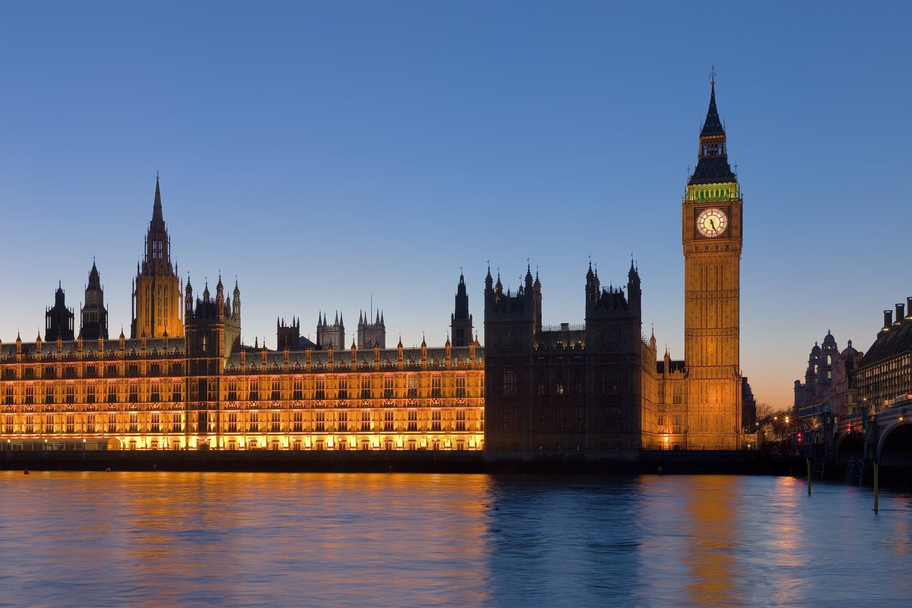 The Palace of Westminster and Elizabeth Tower at dusk